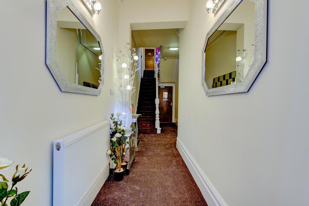 Sutton Park Guest House Блекпул Екстериор снимка
