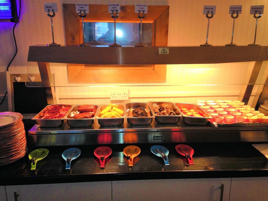 Sutton Park Guest House Блекпул Екстериор снимка